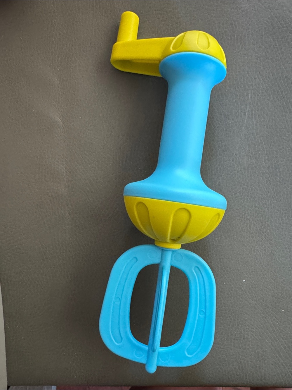 Blue and Yellow Handheld bath toy Whisk Mixer for Kids